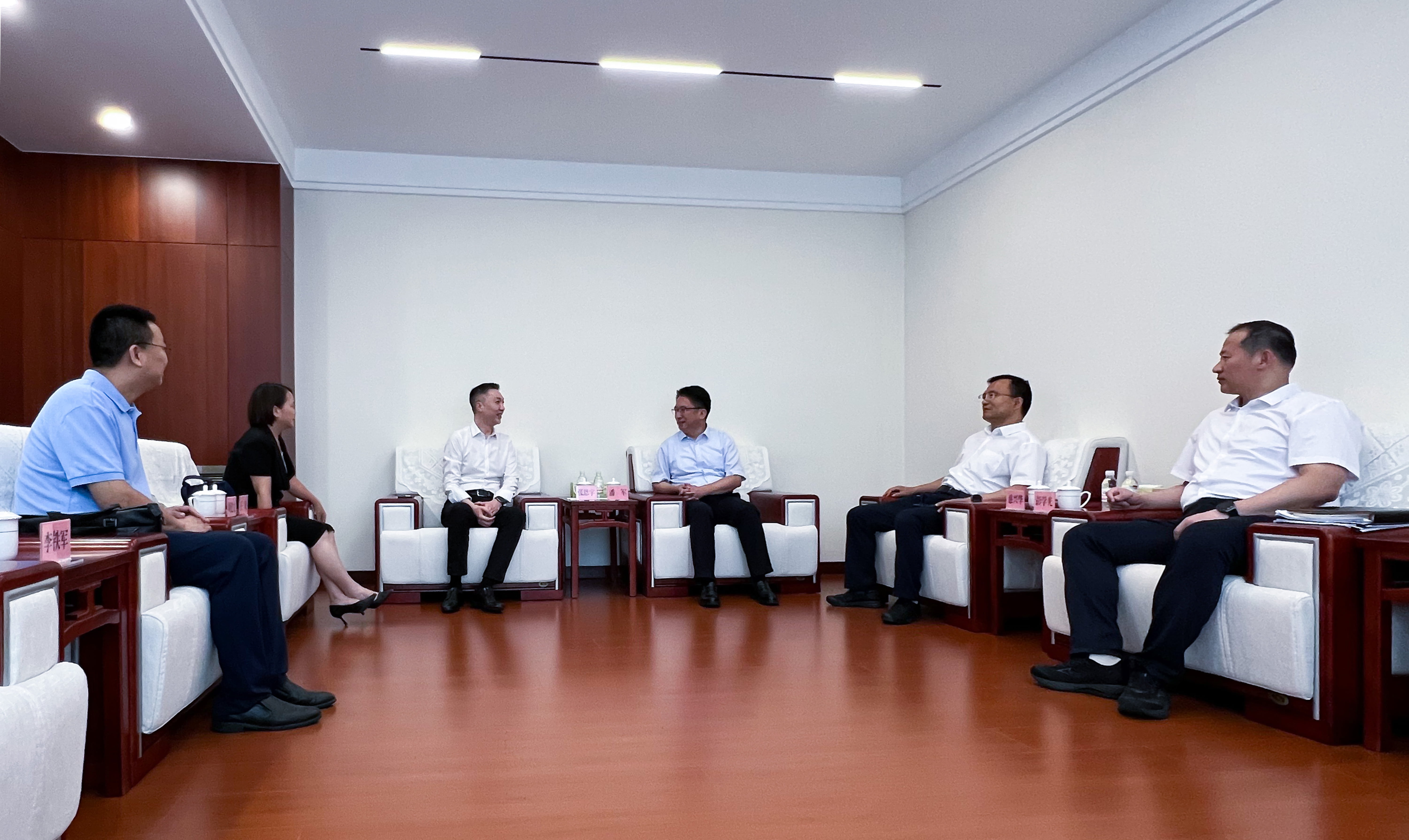 神開(kāi)股份總裁一行赴中石化經(jīng)緯有限公司交流(圖1)